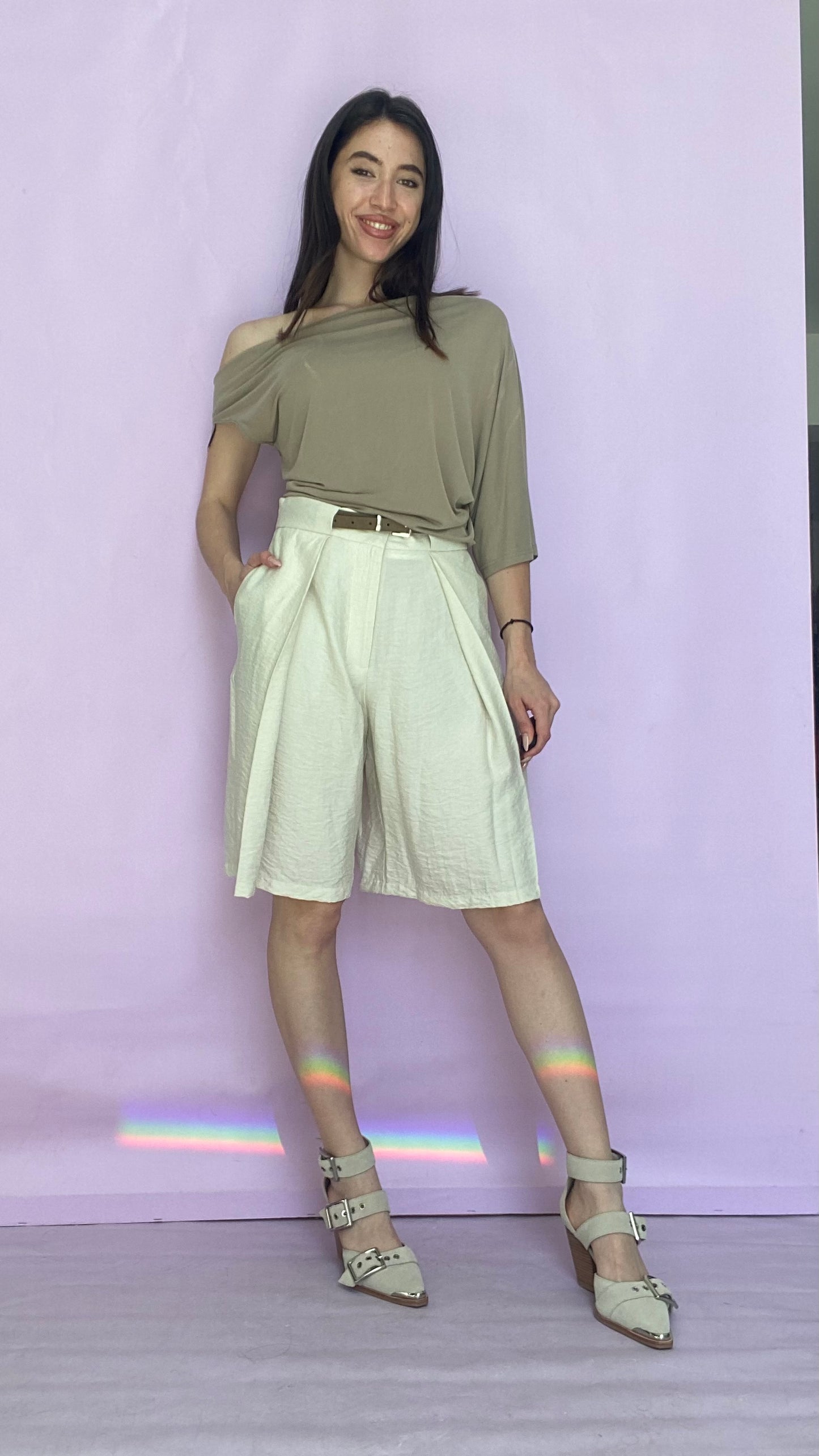 Beige Bermuda with camel belt Baroc Boutique