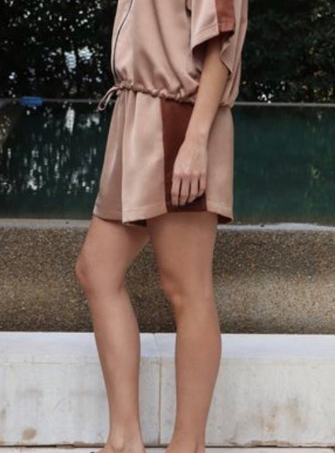 Bicolor short with elastic band Baroc Boutique