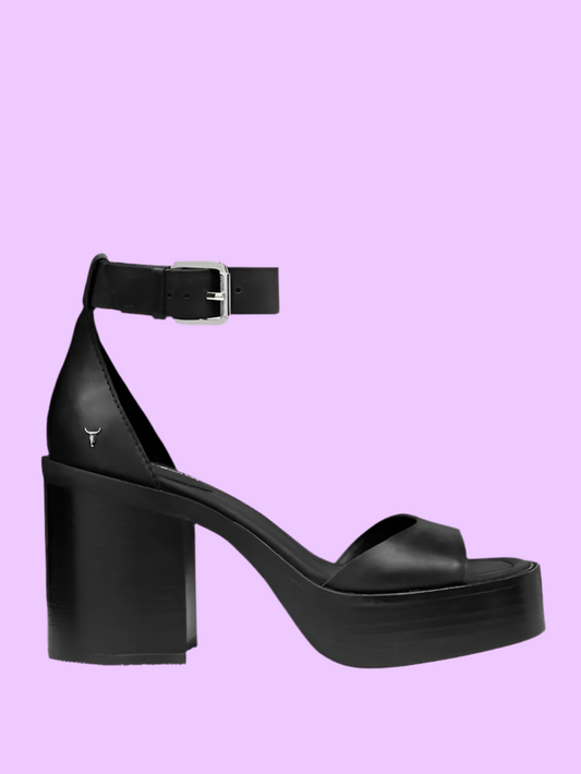 Black chunk low heel sandals Baroc Boutique
