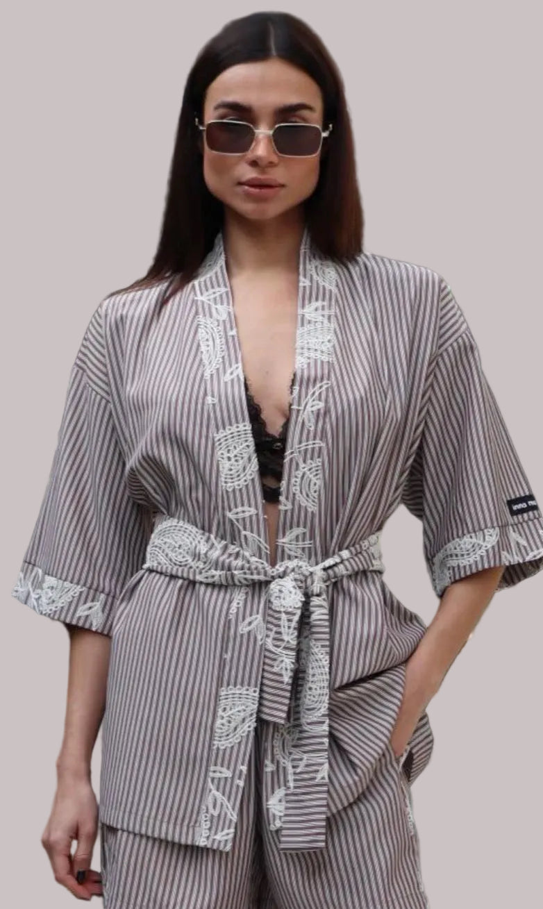 Brown striped short with embroidery Baroc Boutique