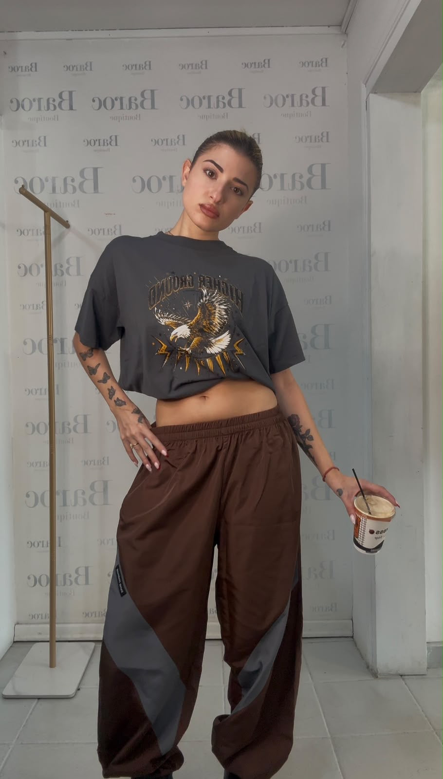 Gray oversized t-shirt with front print. Baroc Boutique