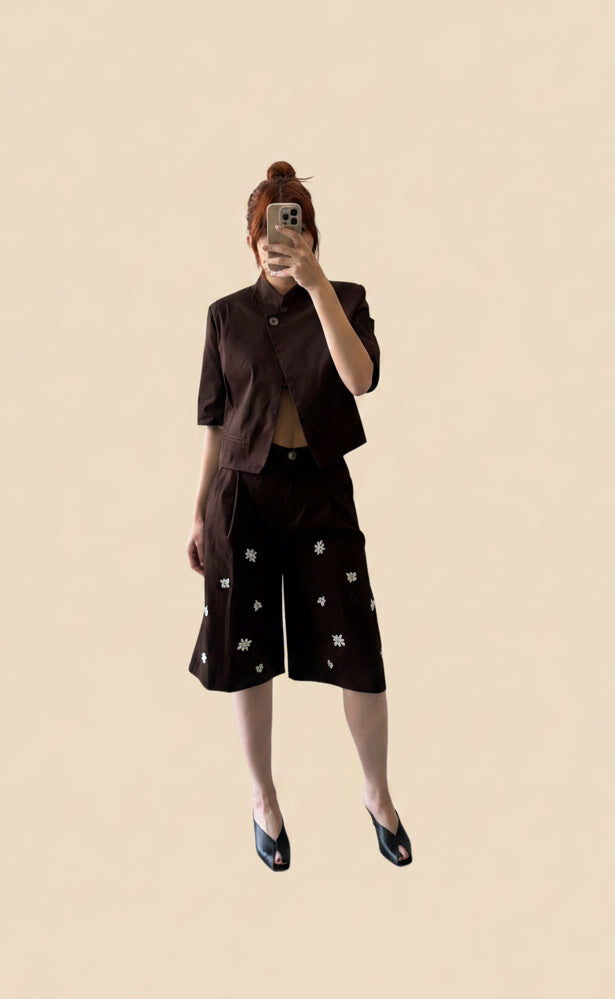 High waisted bermuda-short with rhinestones Baroc Boutique