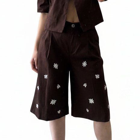 High waisted bermuda-short with rhinestones Baroc Boutique