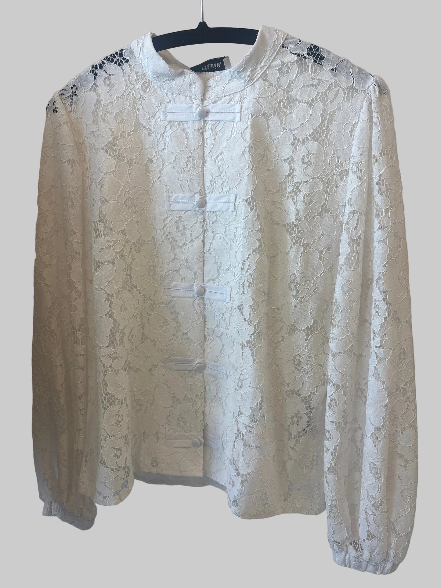 Long sleeve lace with front buttons Baroc Boutique