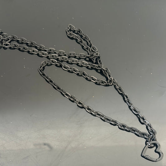 Long thin black necklace Baroc Boutique