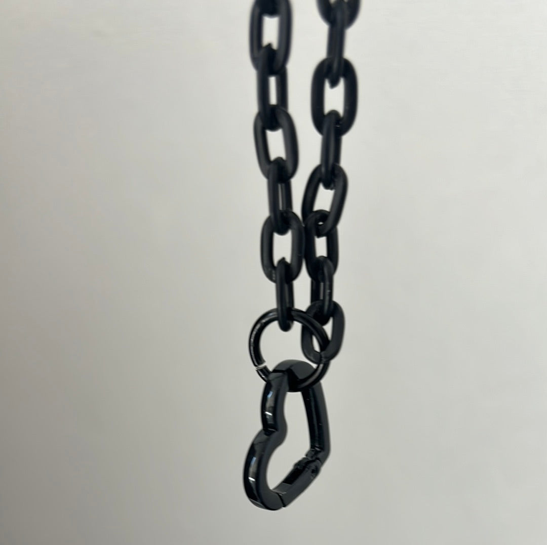 Long thin black necklace Baroc Boutique