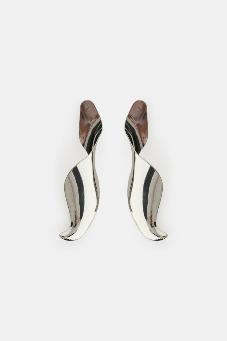 Long wavy earrings with mirror finish Baroc Boutique