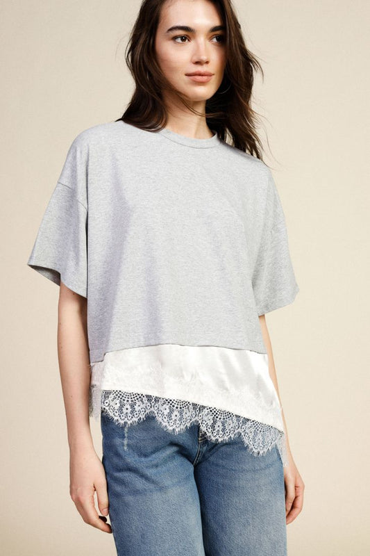 Short t-shirt with asymmetrical lace hem Baroc Boutique