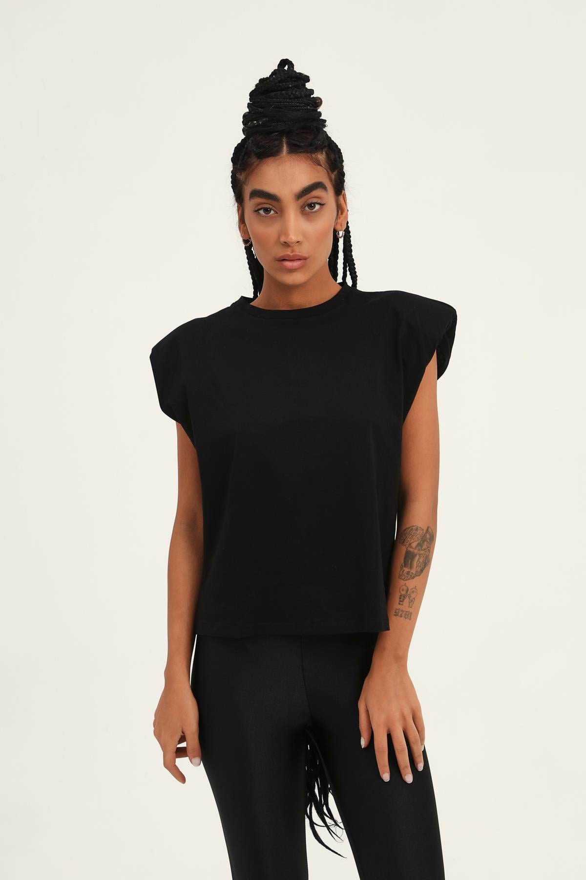 Sleveless top with padded shoulders Baroc Boutique
