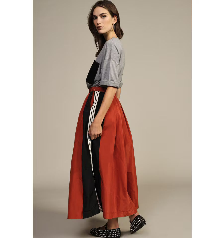 Midi pleated skirt with contrasting panels