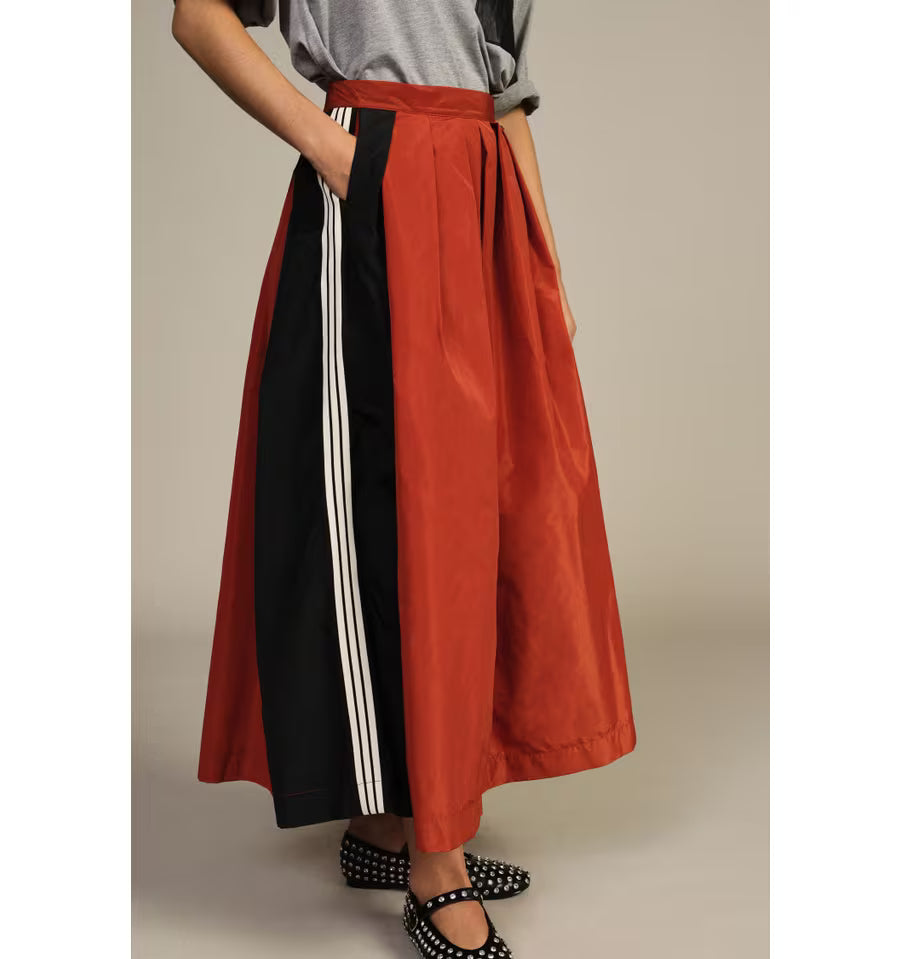 Midi pleated skirt with contrasting panels