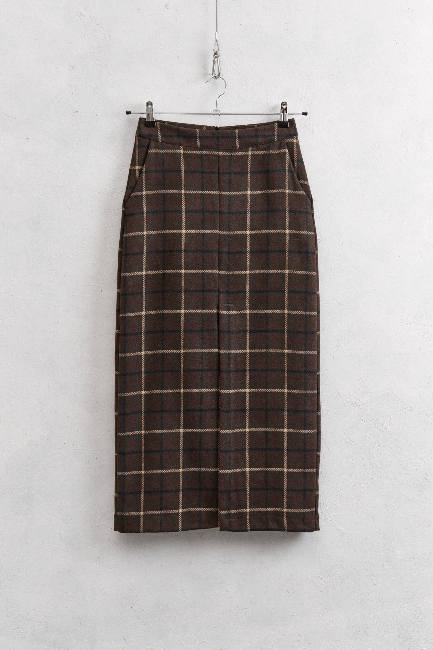 Slim fit checked skirt