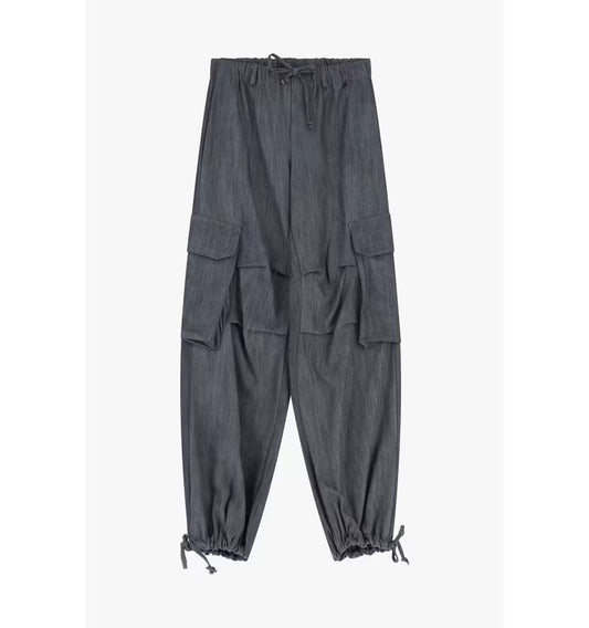 Jogging Trousers with large pockets and drawstring at bottom