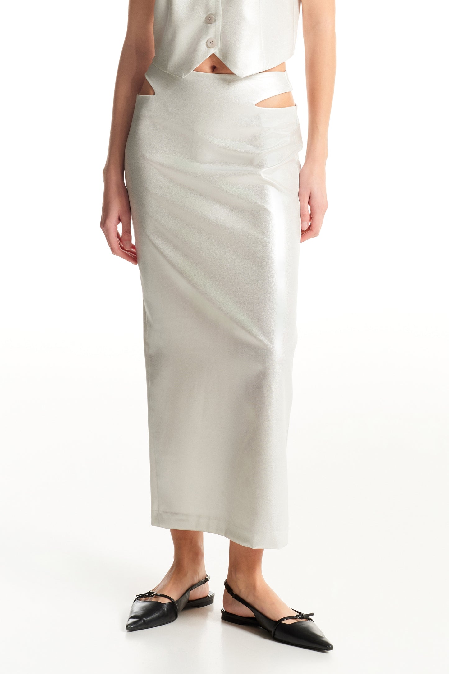 Pencil skirt with cut out