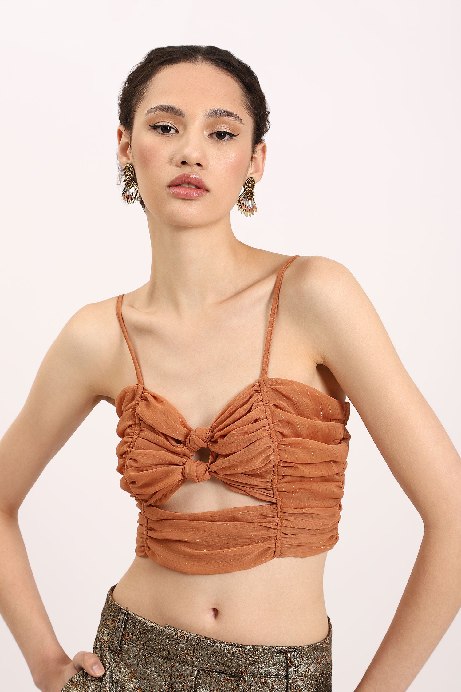 Top Crop top with knot and cut out details Baroc Boutique